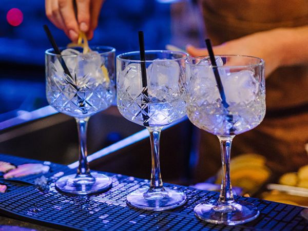Bar Nove 7